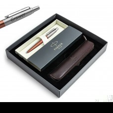 Dovanų rinkinys: tušinukas „Parker Jotter Chelsea Orange CT“ – 1953242 su graviravimu / dėklas / dovanų rinkinys Dovanų rinkinys: tušinukas „Parker Jotter Chelsea Orange CT“ – 1953242 su graviravimu / dėklas / dovanų rinkinys